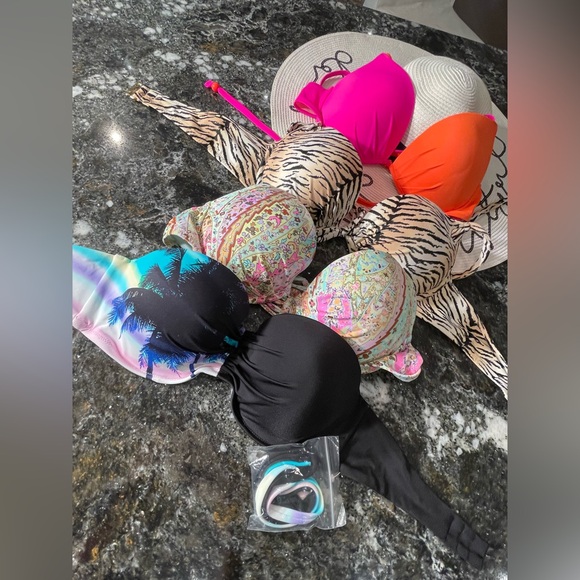 Lot of four Victorias Secret bikini tops all 36C, tops only - Picture 8 of 11